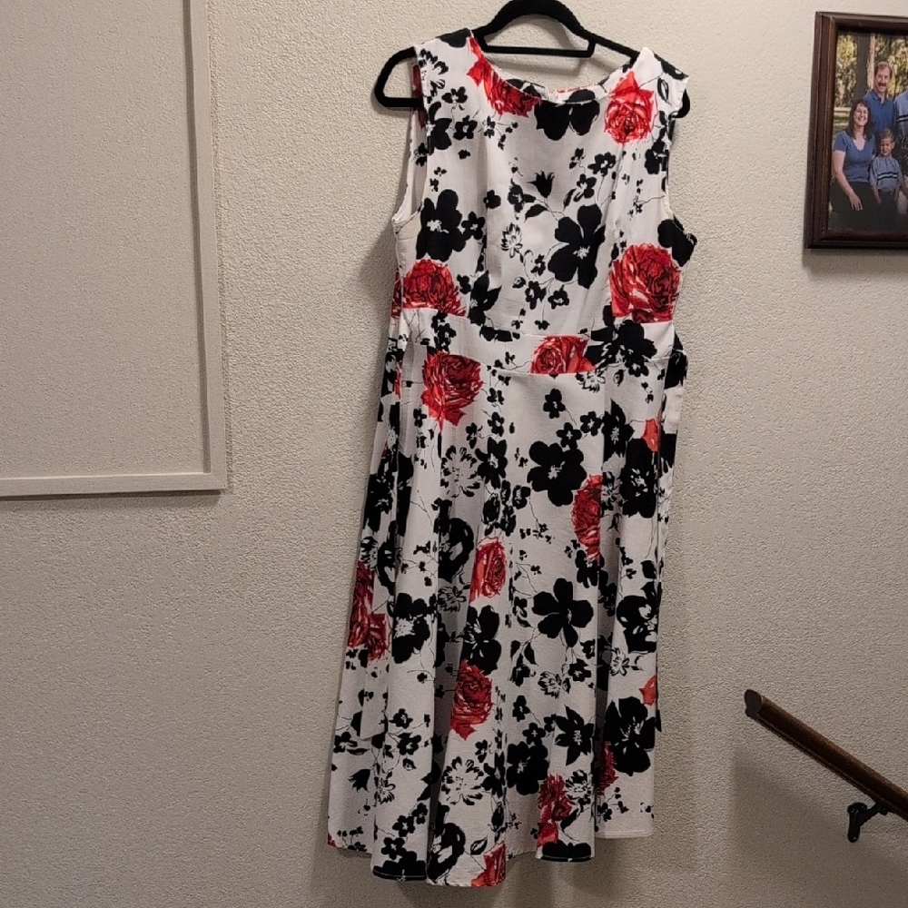 Acevog Red and Black Midi Sundress with Scoop Neck